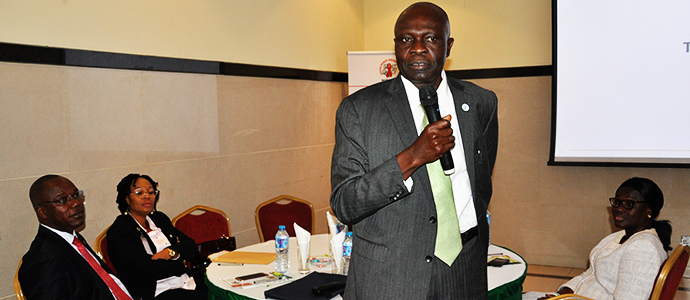 Mr Gbenga Alabi of NiBUCAA giving the vote of thanks at the 2016 Round-table Meeting