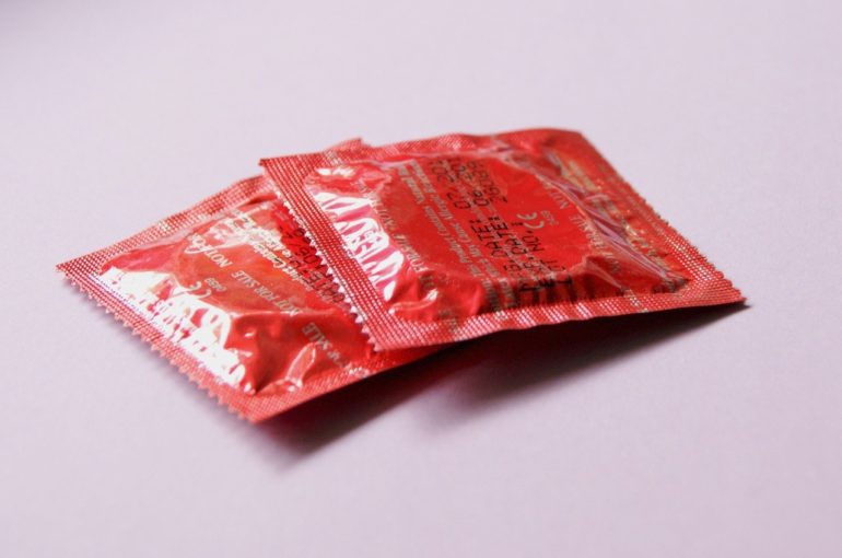 red-condoms-849407_1280